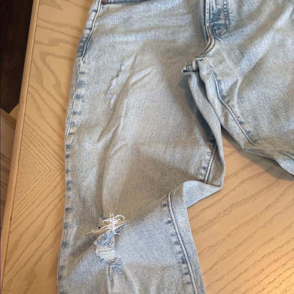 Old Navy Light Blue Straight Leg Jeans 💜 - Picture 11 of 13